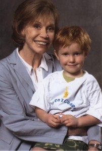 Anna with Mary Tyler Moore at the first JDRF Children's Congress